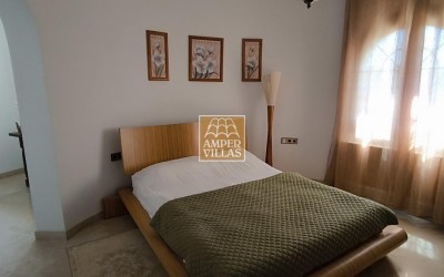 Fantástica villa con gran parcela, con privacidad y vistas al mar.